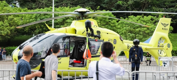 深圳航空医疗救援风貌精彩展示：东部通航亮相广州国际应急安全博览会